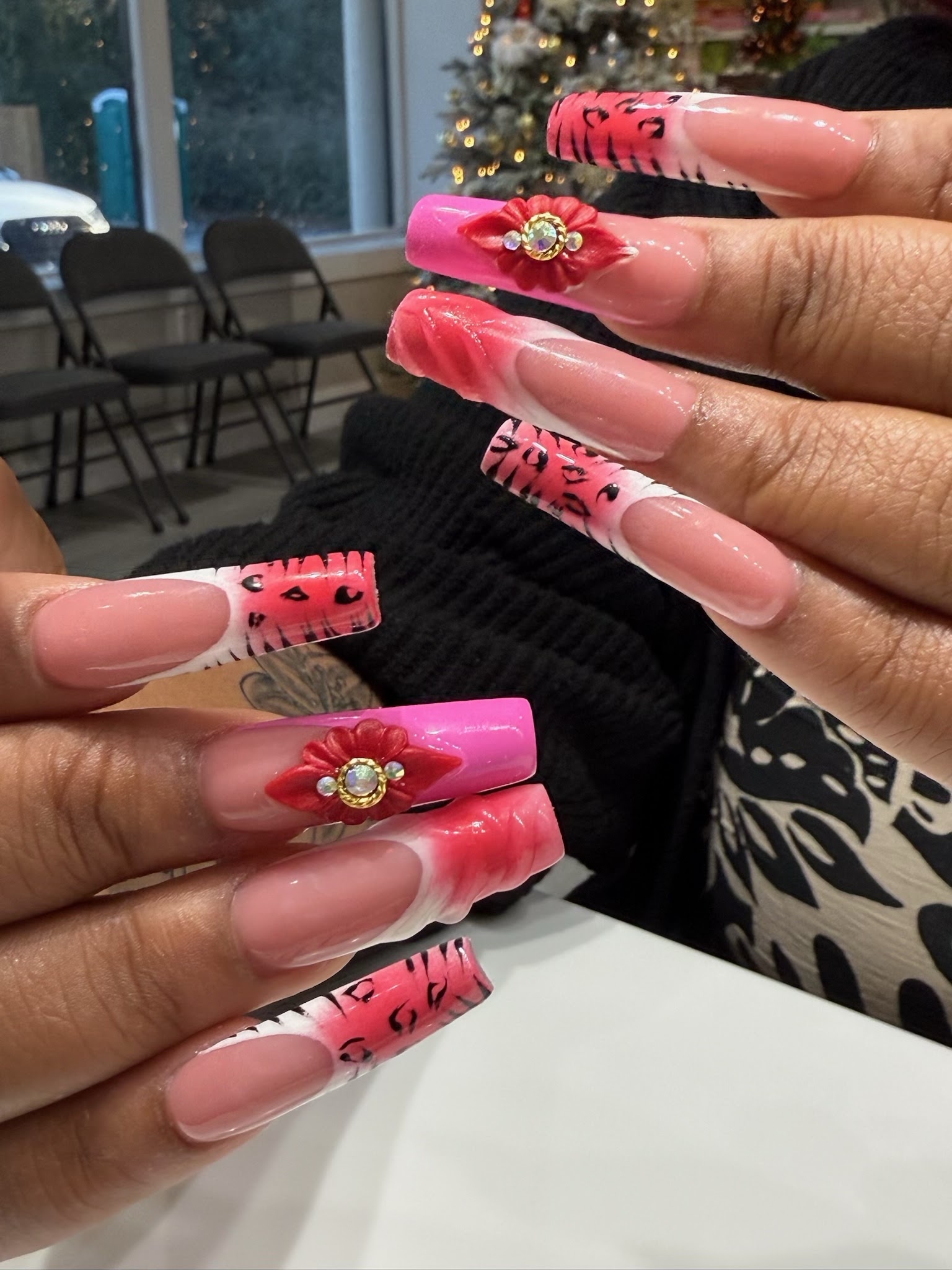 J & S Diamond Nail logo